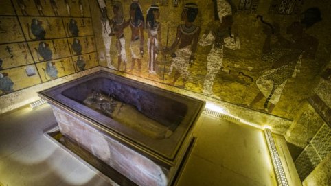  Khaled Desouki, AFP | La chambre funéraire du pharaon Toutankhamon, dans la Vallée des Rois, à Louxor.